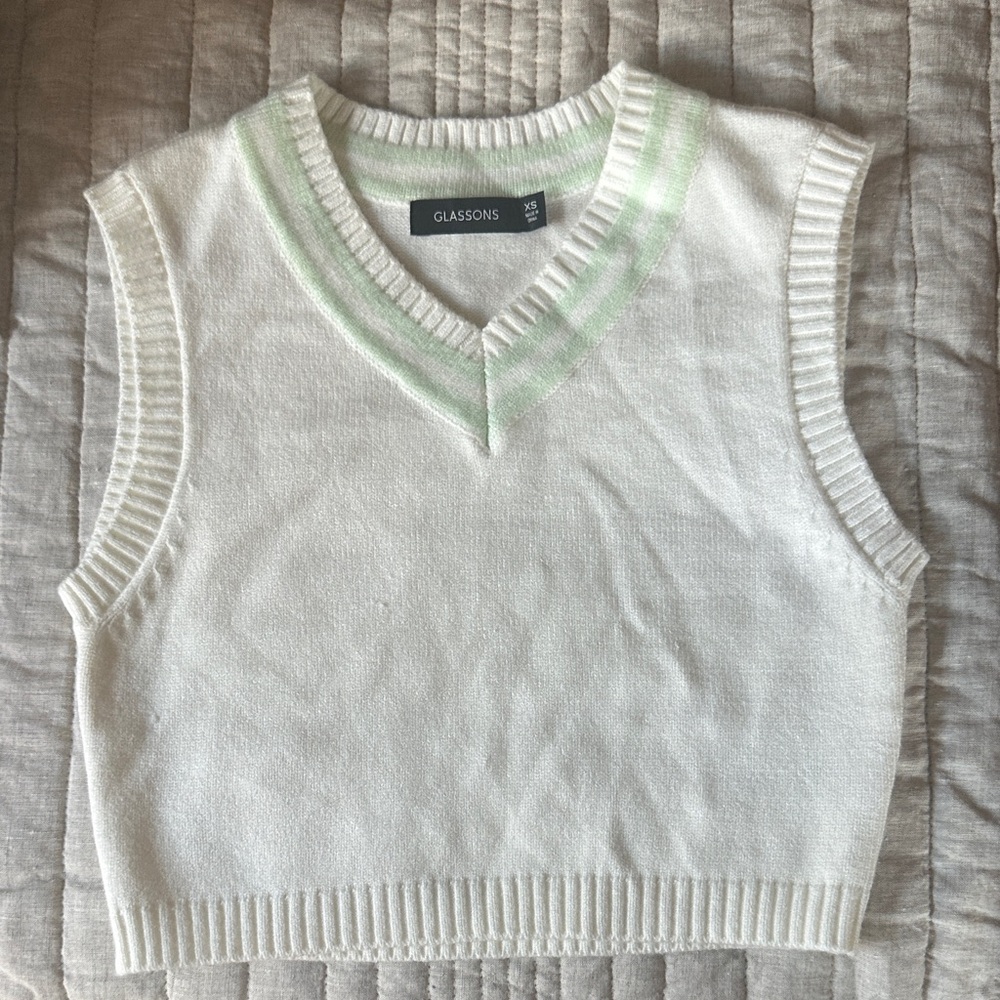 Glassons White Knit Sweater Vest with Mint Green Accents